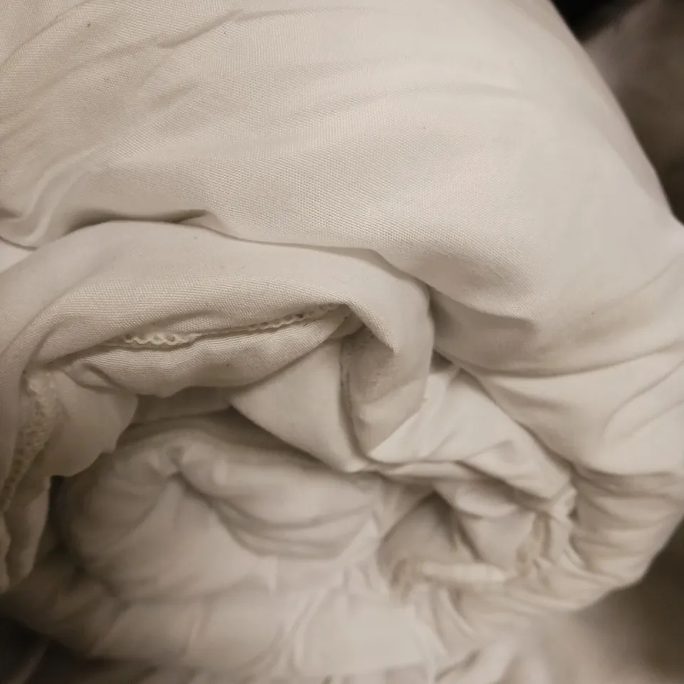 SILENT NIGHT ULTRABOUNCE 13.5 TOG DUVET