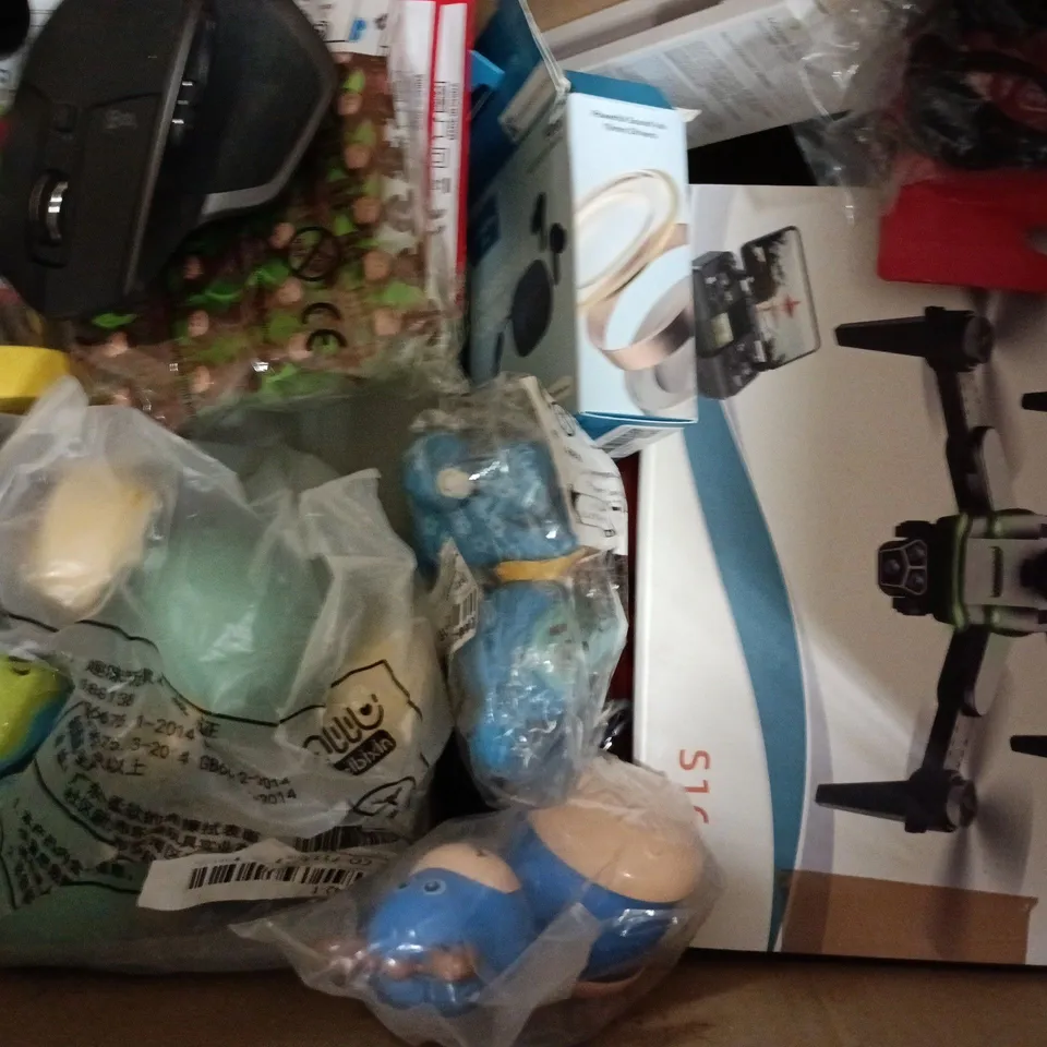 BOX OF APPROXIMATELY 10 ASSORTED HOUSEHOLD AND ELECTRICAL ITEMS TO INCLUDE HATCH NIGHT LIGHT & SOUND MACHINE, POP-UP PIRATE MINI GAME, ETC