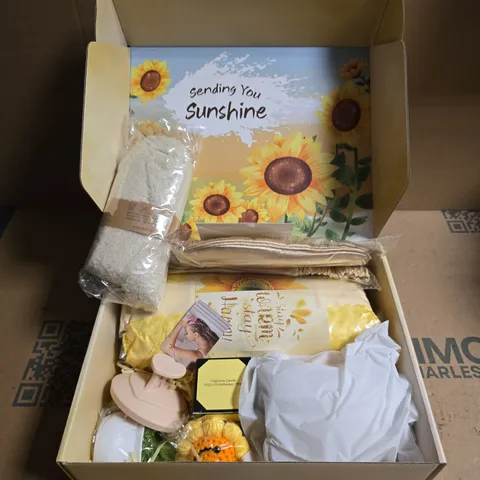 SENDING YOU SUNSHINE BEAUTY GIFT SET 