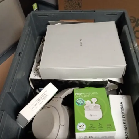 BOX OF APPROXIMATELY 8 ASSORTED HEADPHONES INCLUDING SONY AND JBL
