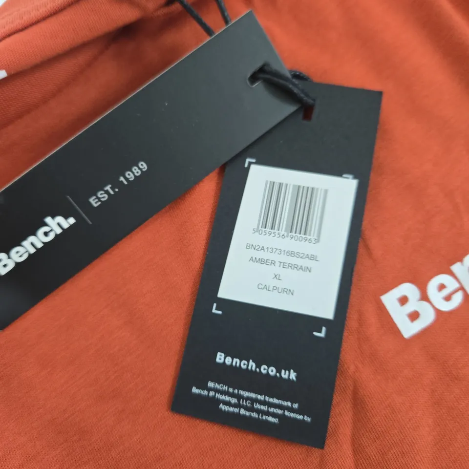 BENCH. ORANGE T-SHIRT – XL (MEN'S)