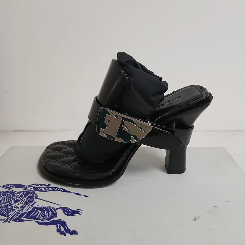 BURBERRY LEATHER SANDALS ON LEATHER SOLE – BLACK, UK4 (EU37), BUCKLE STRAP