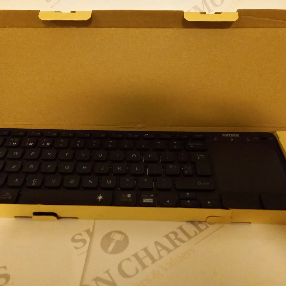 ARTECK UNIVERSAL BACK KIT BLUETOOTH - TOUCH KEYBOARD 