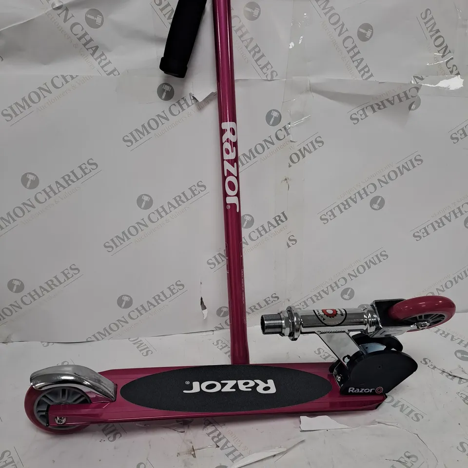 RAZOR SPORTS SCOOTER - PINK RRP £39.99