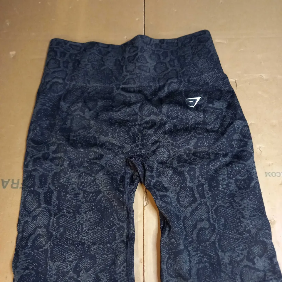 GYMSHARK TRAINING SHORTS SIZE UNSPECIFIED