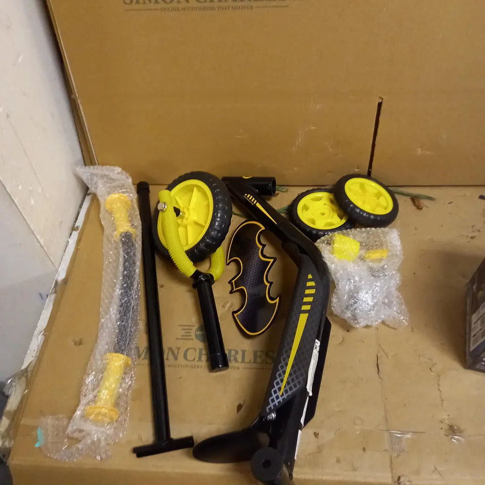 BATMAN TRI-SCOOTER RRP £32.99