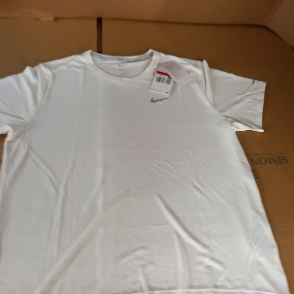 NIKE RUNNING WHITE T-SHIRT - L