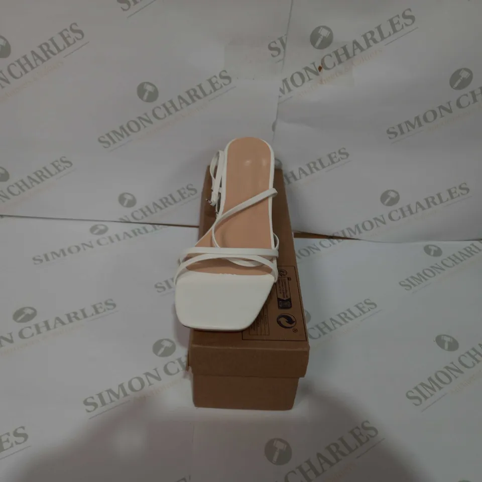 SHIEN CHUNKY HEELED ANKLE STRAP SANDALS - EU 40