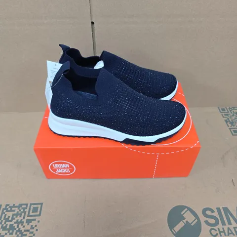 BOXED PAIR OF URBAN JACKS COCKTAIL TRAINERS IN NAVY - SIZE 4
