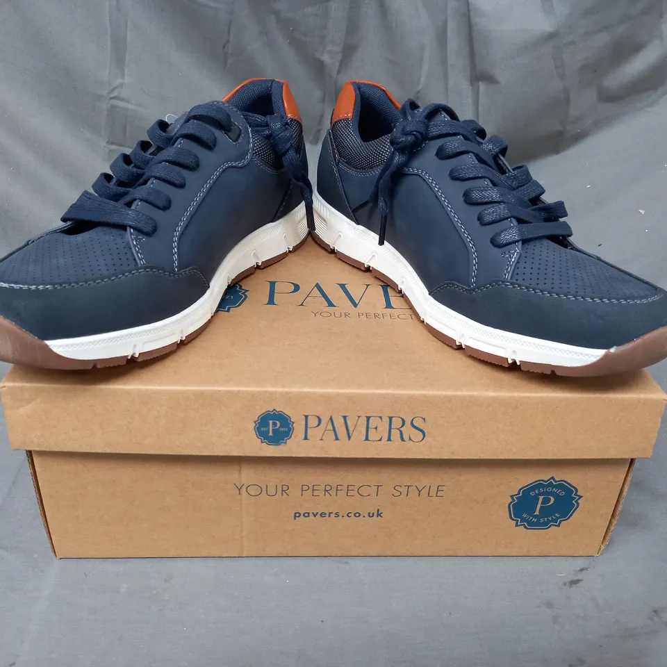 BOXED PAIR OF PAVERS SHOES IN NAVY/MULTI UK SIZE 8