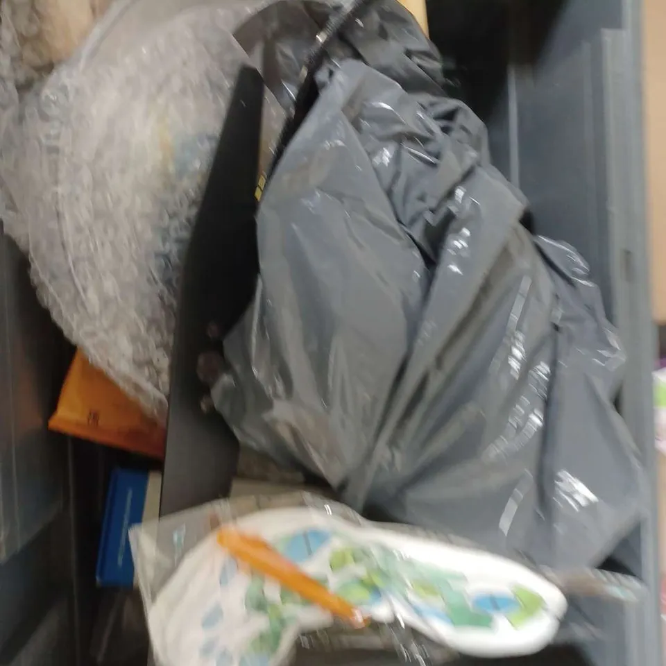 BOX OF ASSORTED HOUSE HOLD ITEMS TO INCLUDE - BOSCH STRONG LINE - SCREWDRIVER SET LAMINATING POUCHES 