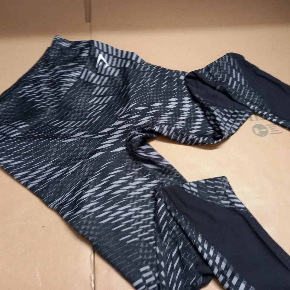 GYMSHARK BLACK PATTERN TRAINING LEGGINGS - M