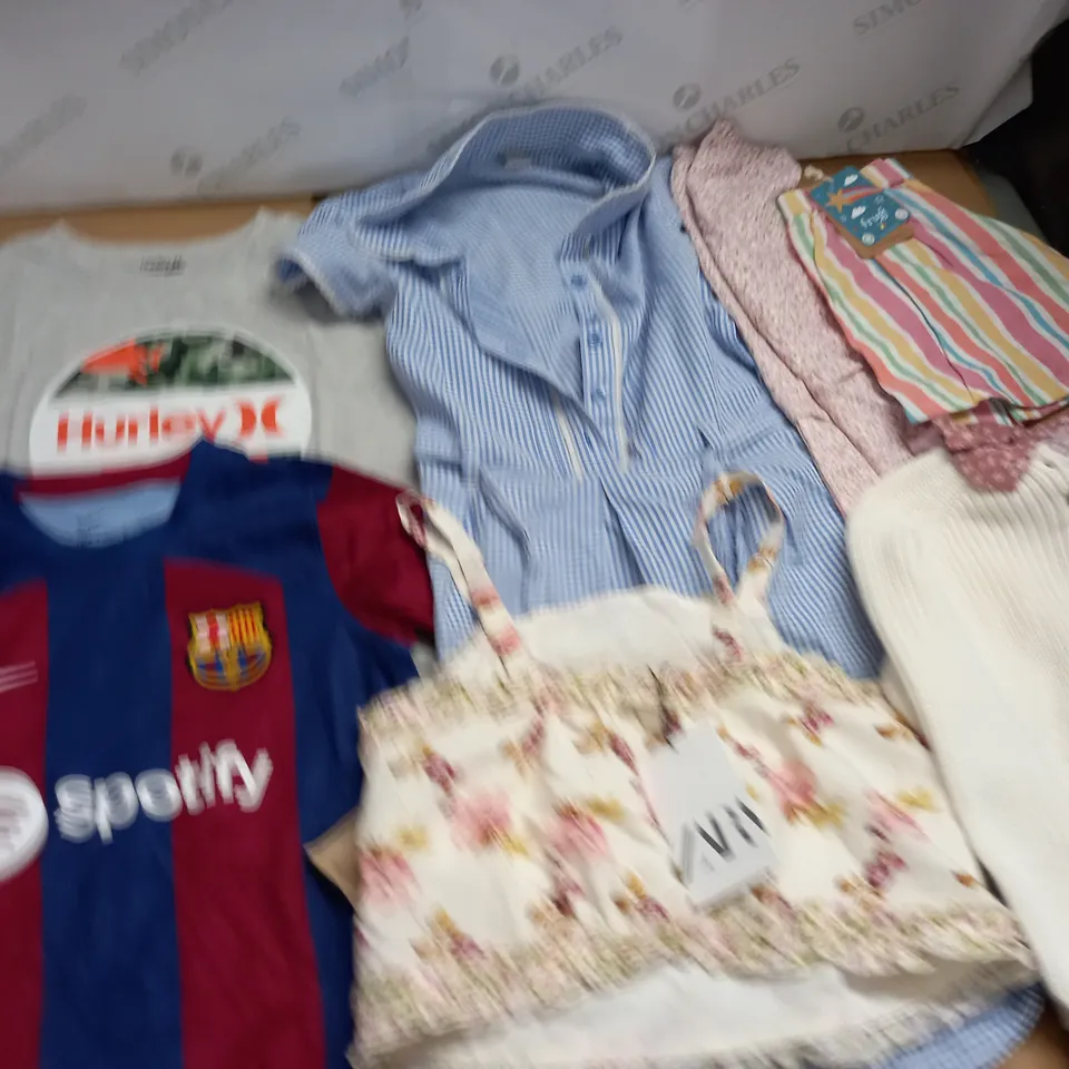LARGE QUANTITY OF ASSORTED KIDS CLOTHING ITEMS TO INCLUDE FRUGL, HURLEY AND NIKE