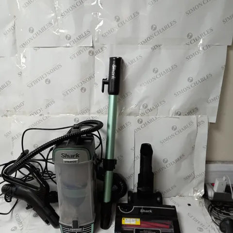 SHARK STRATOS UPRIGHT VACUUM CLEANER WITH PET-TOOL & CAR KIT NZ860UK