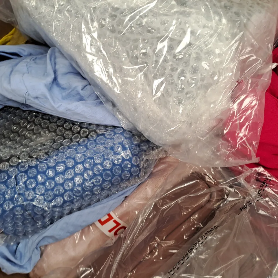 BOX OF APPROXIMATELY 20 ASSORTED HOUSEHOLD ITEMS TO INCLUDE RADLEY LONDON BAG, DANNII MINOGUE TOP, ETC - COLLECTION ONLY