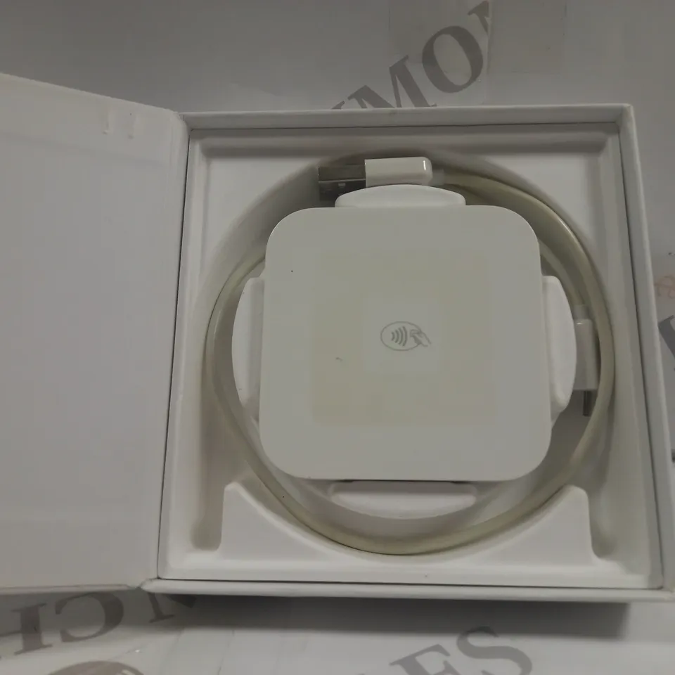 BOXED SQUARE READER