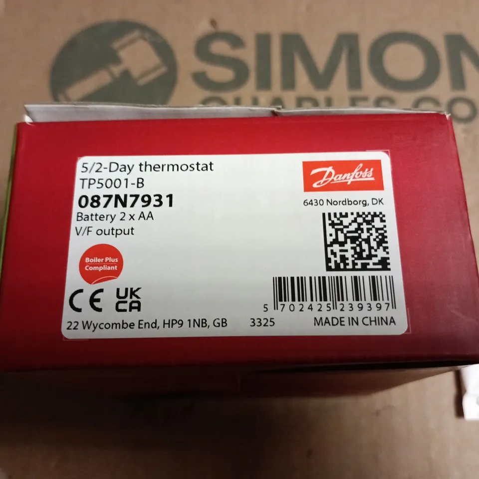 BOXED DANFOSS PROGRAMMABLE ROOM THERMOSTAT - TP5001