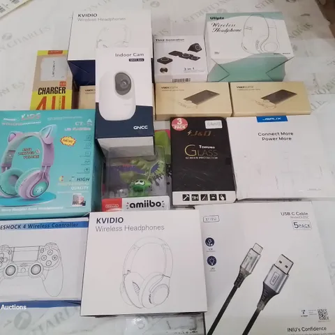 BOX CONTAINING LARGE AMOUNT OF MIXED BOXED ELECTRICAL ITEMS PHONE ACCESSORIES LIGHTING ETC.