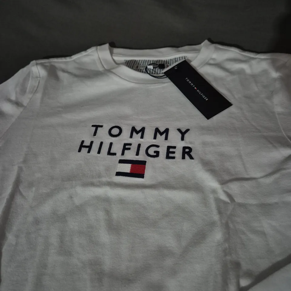 TOMMY HILFIGER LONG SLEEVED CASUAL T-SHIRT SIZE 14