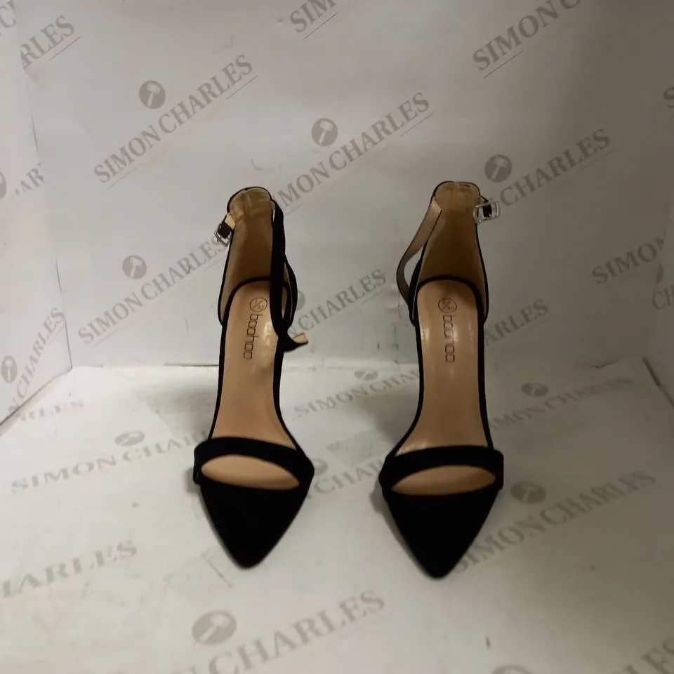 BOOHOO POINTED TWO TOE PART HEEL - BLACK SIZE 7 