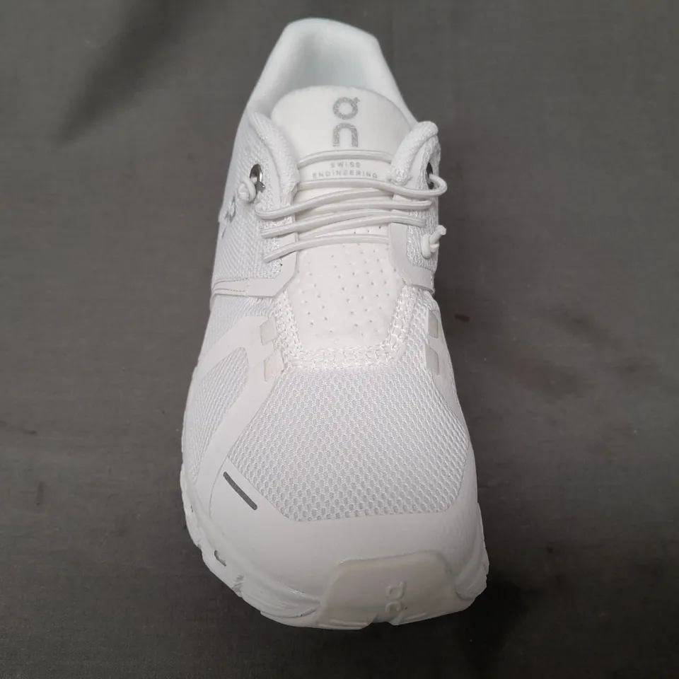 BOXED PAIR OF ON CLOUD 5 SHOES IN WHITE UK SIZE 3