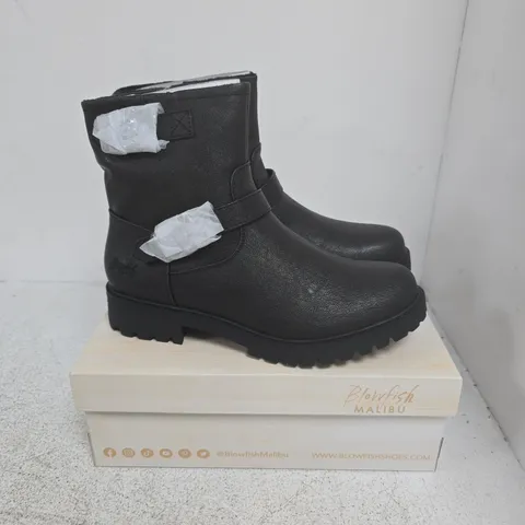 BOXED PAIR OF BLOWFISH MALIBU RAVEN BOOTS IN BLACK - SIZE 6