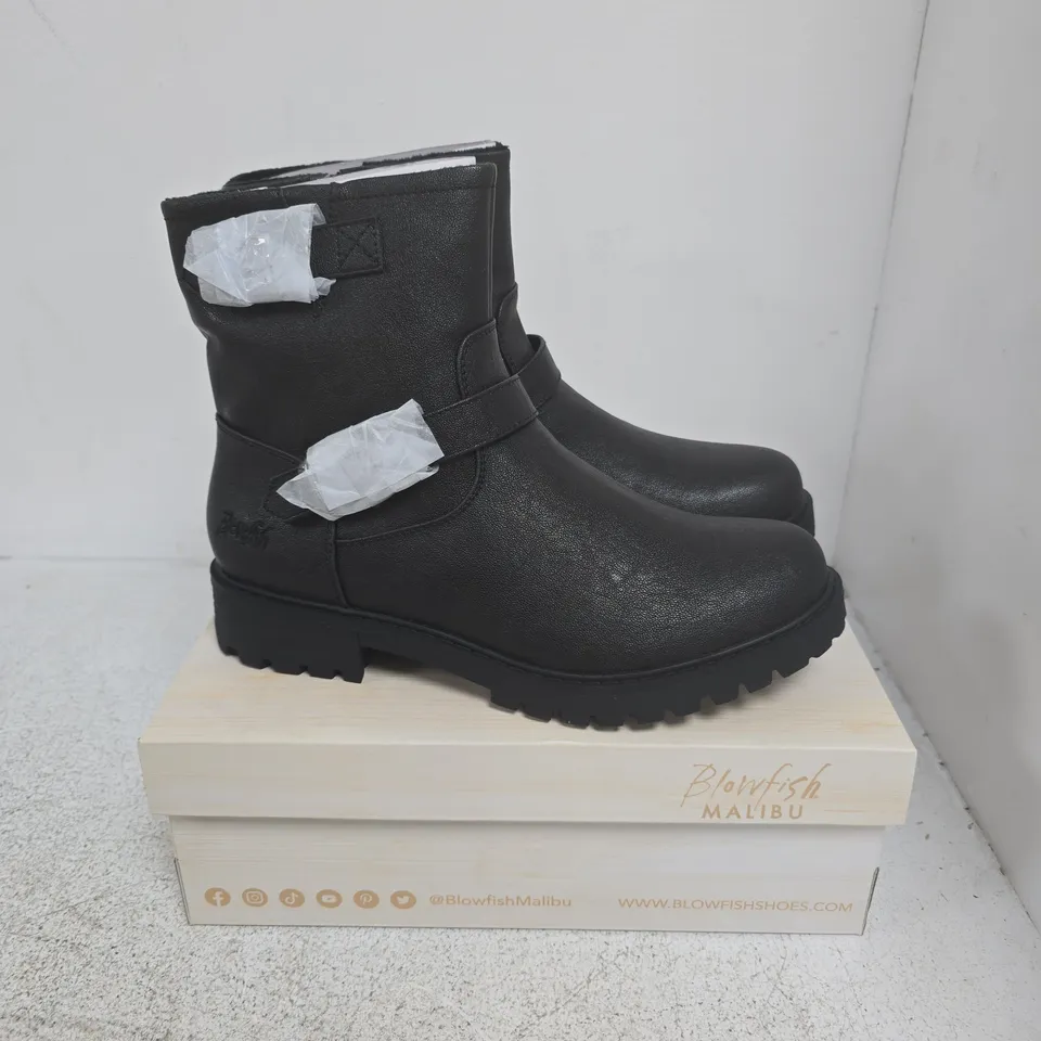 BOXED PAIR OF BLOWFISH MALIBU RAVEN BOOTS IN BLACK - SIZE 6