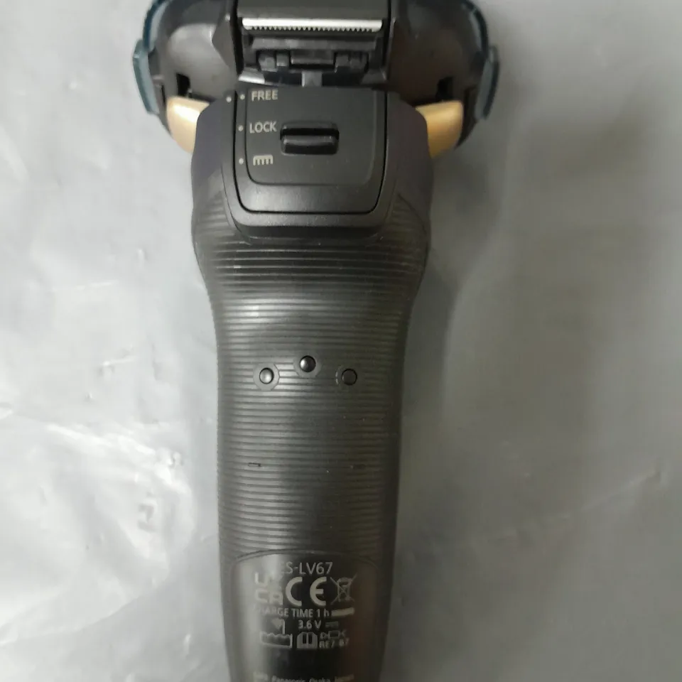 PANASONIC WET/DRY PREMIUM PERFORMANCE SHAVER