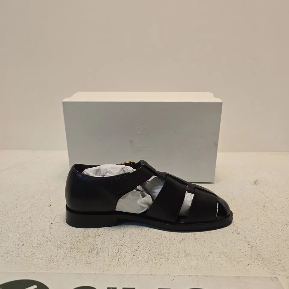 COS BLACK LEATHER SANDALS – UK 10 (EU 44)