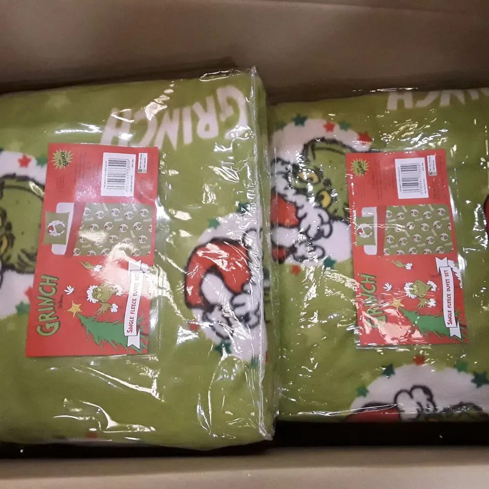 BOXED CONTAINING APPROXIMATELY 6 BRAND NEW GRINCH SINGLE FLEECE DUVET SETS