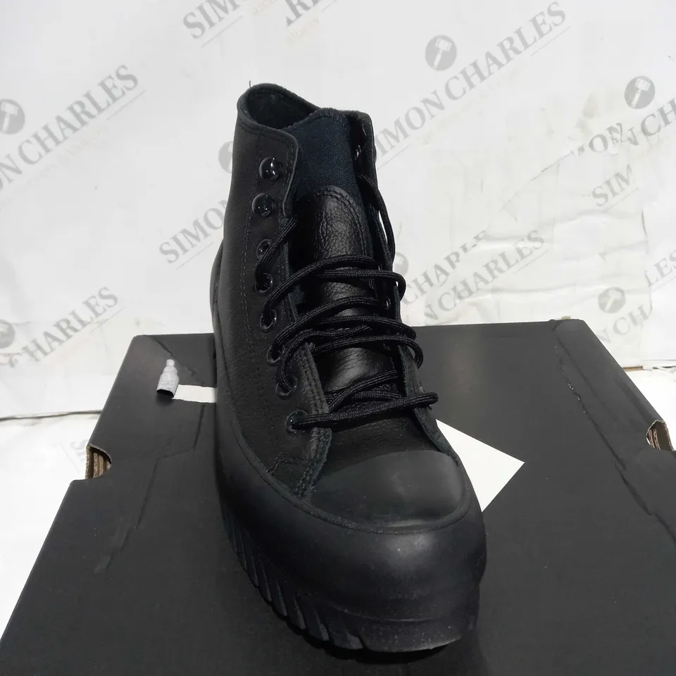 BOXED CONVERSE UNISEX BOOT - UK SIZE 7