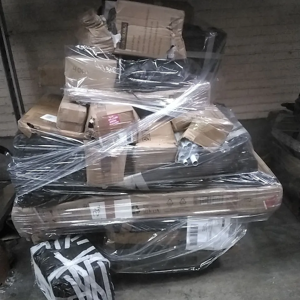 PALLET CONTAINING ASSORTED HOUSEHOLD GOODS AND ELECTRICAL ITEMS TO INCLUDE;TENTS,SLUSH MACHINE AND VACUUM CLEANER