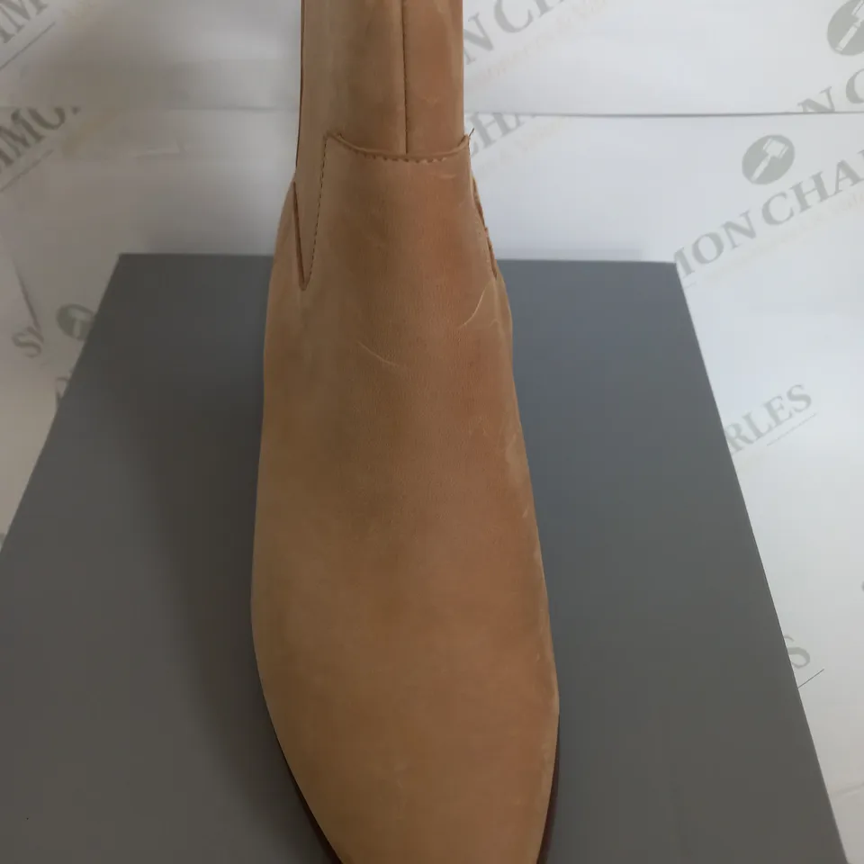 BOXED PAIR OF VIONIC LOW HEEL ANKLE BOOTS IN TAN SIZE 6.5