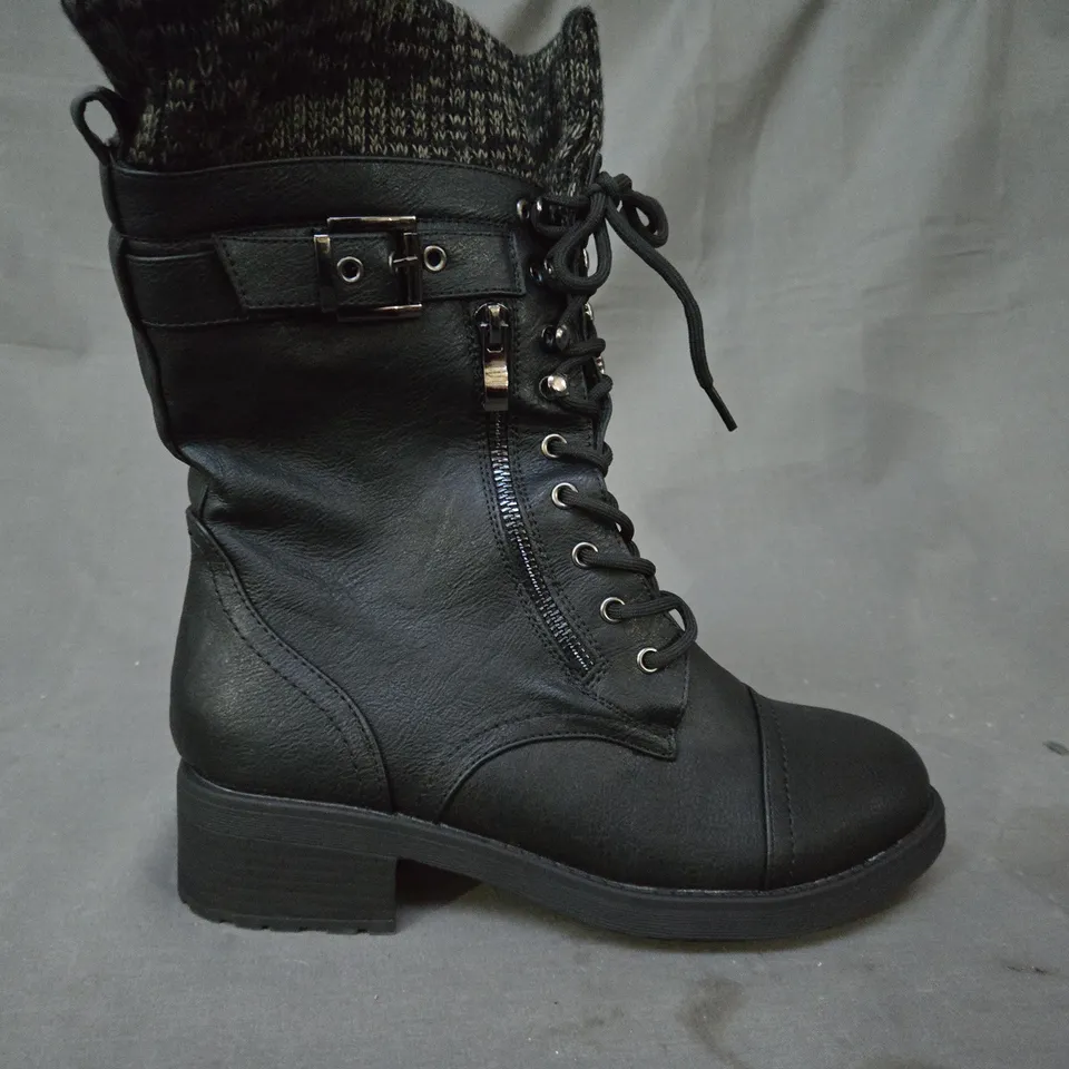 BOXED PAIR OF UNBRANDED ANKLE BOOTS IN BLACK SIZE 9