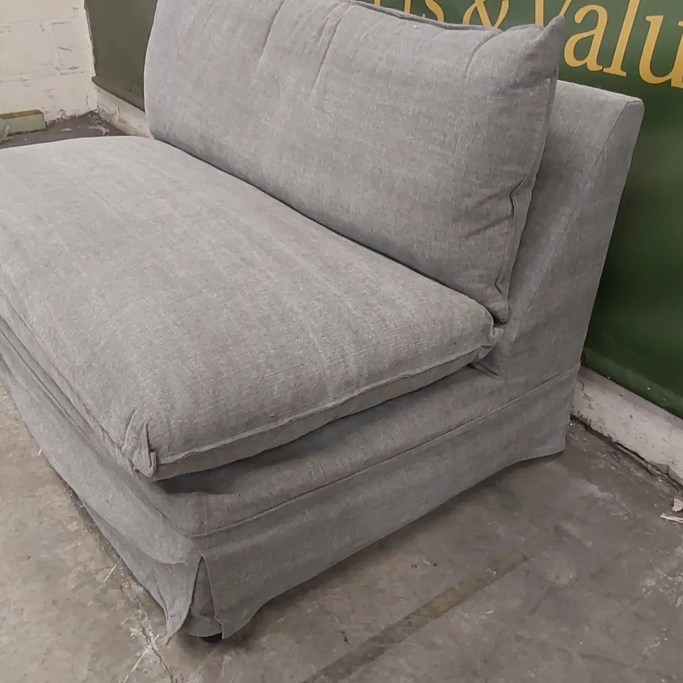 QUALITY DESIGNER 2 SEATER FABRIC UPHOLSTERED SOFA - GREY 