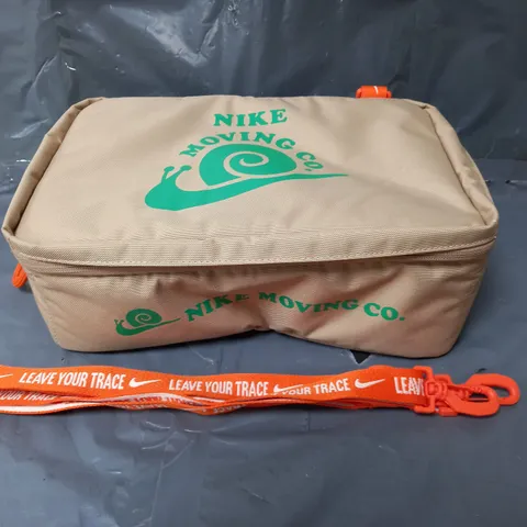 NIKE MOVING CO BAG IN TAN/GREEN/ORANGE