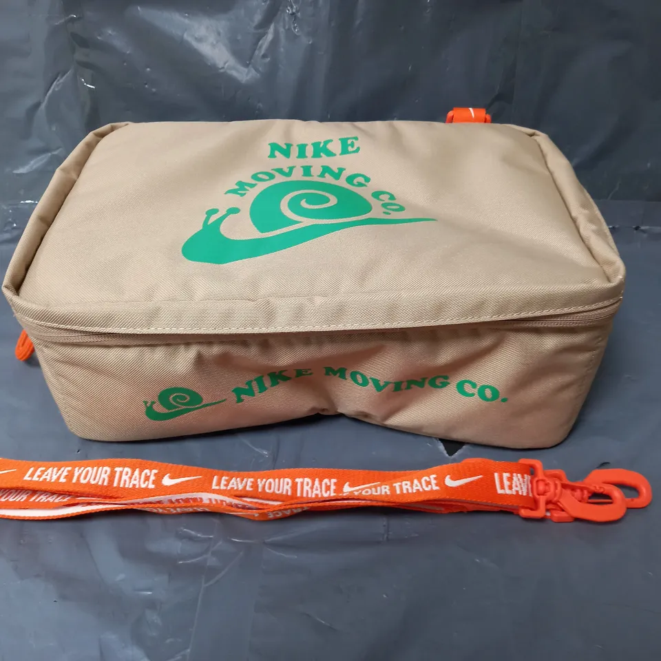 NIKE MOVING CO BAG IN TAN/GREEN/ORANGE