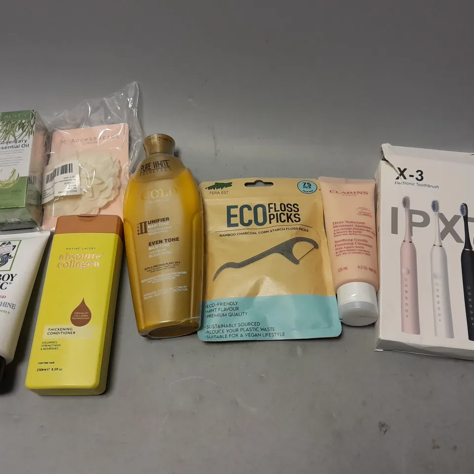 BOX OF APPROXIMATELY 15 COSMETIC ITEMS TO INCLUDE ECO FLOSS PICKS, IPX7 ELECTRIC TOOTHBRUSH, AND CLARINS FOAMING CLEANSER ETC 