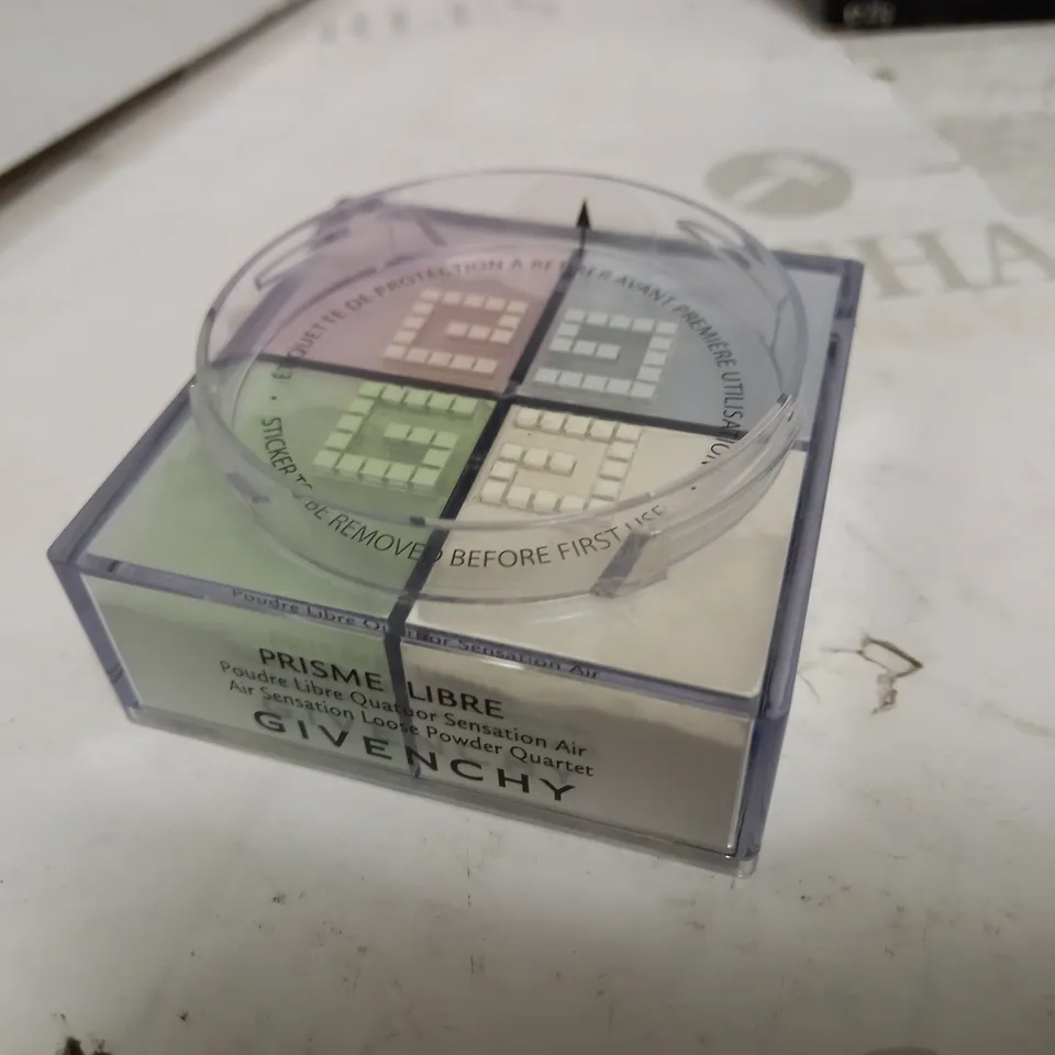 GIVENCHY PRISME LIBRE AIR SENSATION LOOSE POWDER QUARTET IN 1 LIGHT PASTEL
