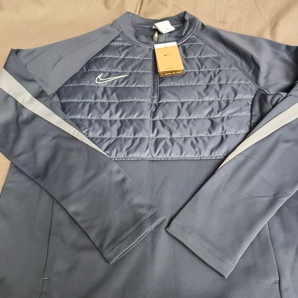 NIKE QUILTED PUFFER JACKET – SIZE L