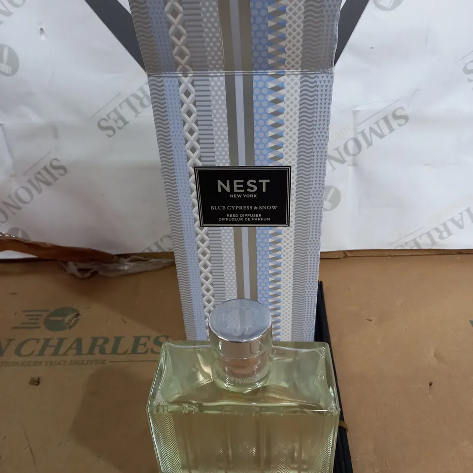 NEST BLUE CYPRESS AND SNOW REED DIFFUSER DA PARFUM  