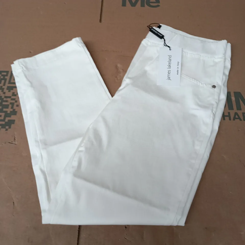 JAMES LAKELAND COTTON TROUSERS IN WHITE - LARGE