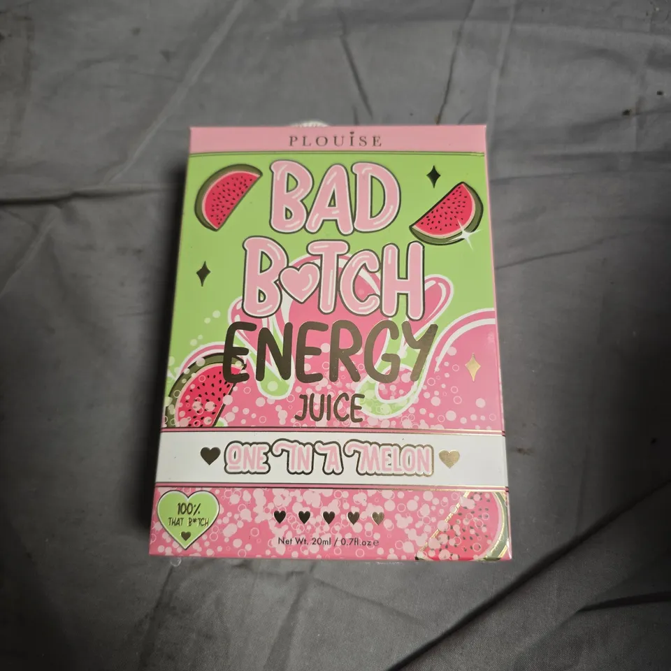 APPROXIMATELY 9 ASSORTED HEALTH AND BEAUTY PRODUCTS INCLUDING BAD BITCH ENERGY JUICE , FACE & BODY GEL AND IPRO HAIR EXTENSION 