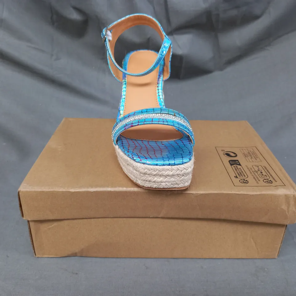 BOXED PAIR OF DESIGNER OPEN TOE HIGH WEDGE SANDALS IN BLUE PEARLESCENT EU SIZE 36