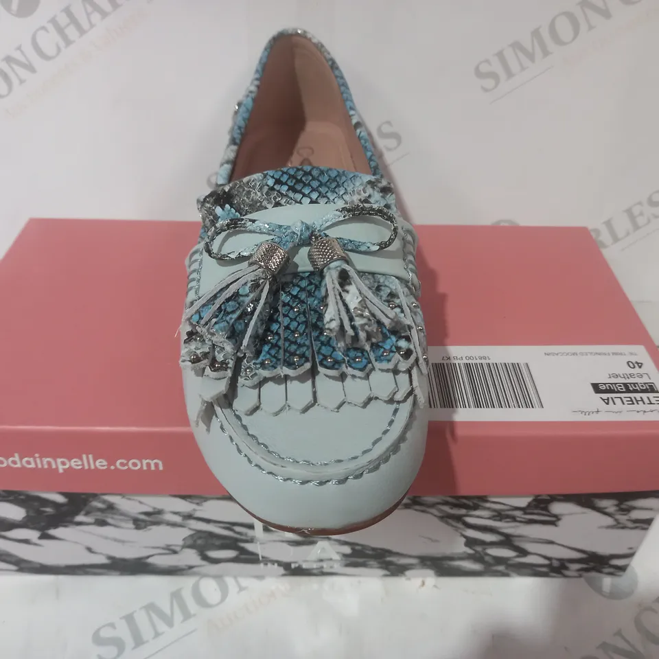 BOXED PAIR OF MODA IN PELLE ETHELIA LOAFERS IN LIGHT BLUE SIZE 7