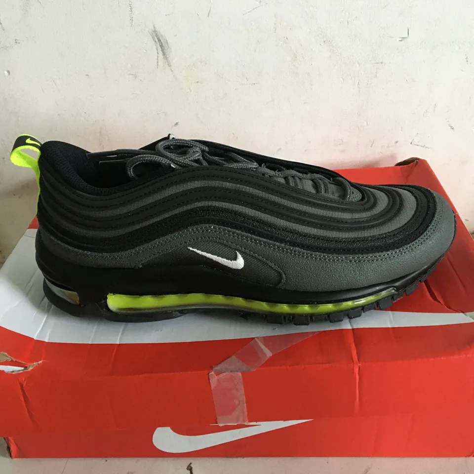 BOXED PAIR OF SIZE 7 NIKE AIR MAX 97 TRAINERS 