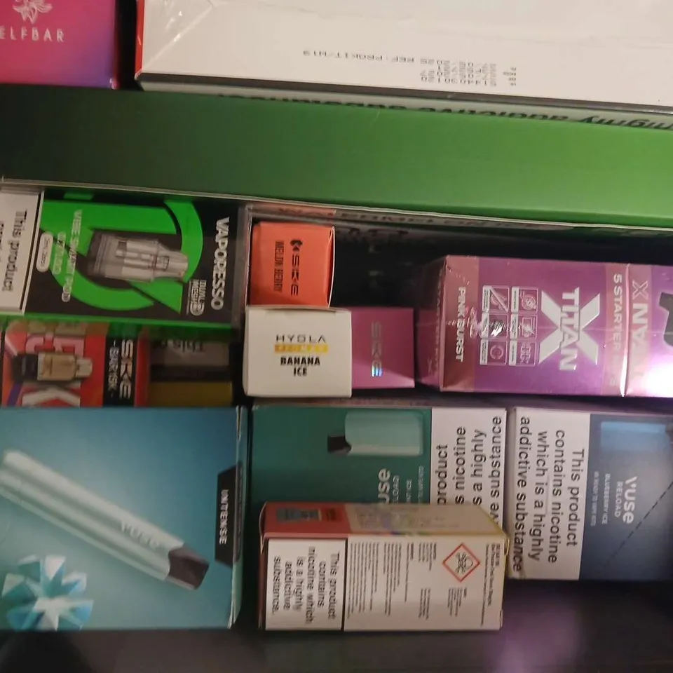 APPROXIAMTELY 12 ASSORTED VAPING PRODUCTS TO INCLUDE HULA, TITAN, ETC - COLLECTION ONLY