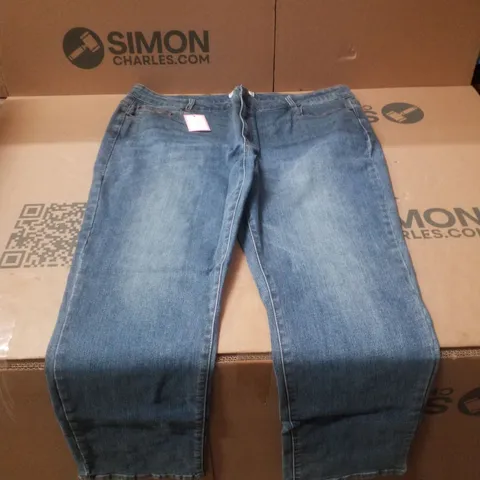 BOX CONTAINING APPROXIMATELY 22 BRAND NEW JULIPA DENIM BLUE SLIM FIT JEANS - SIZE 22