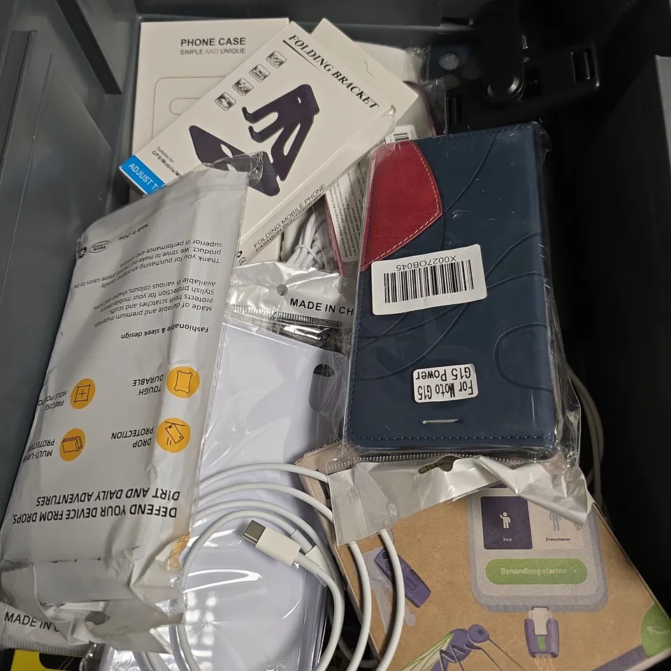 APPROX 20 ASSORTED PHONE ACCESSORIES TO INCLUDE CASES, SCREEN PROTECTORS, CHARGERS, ETC 