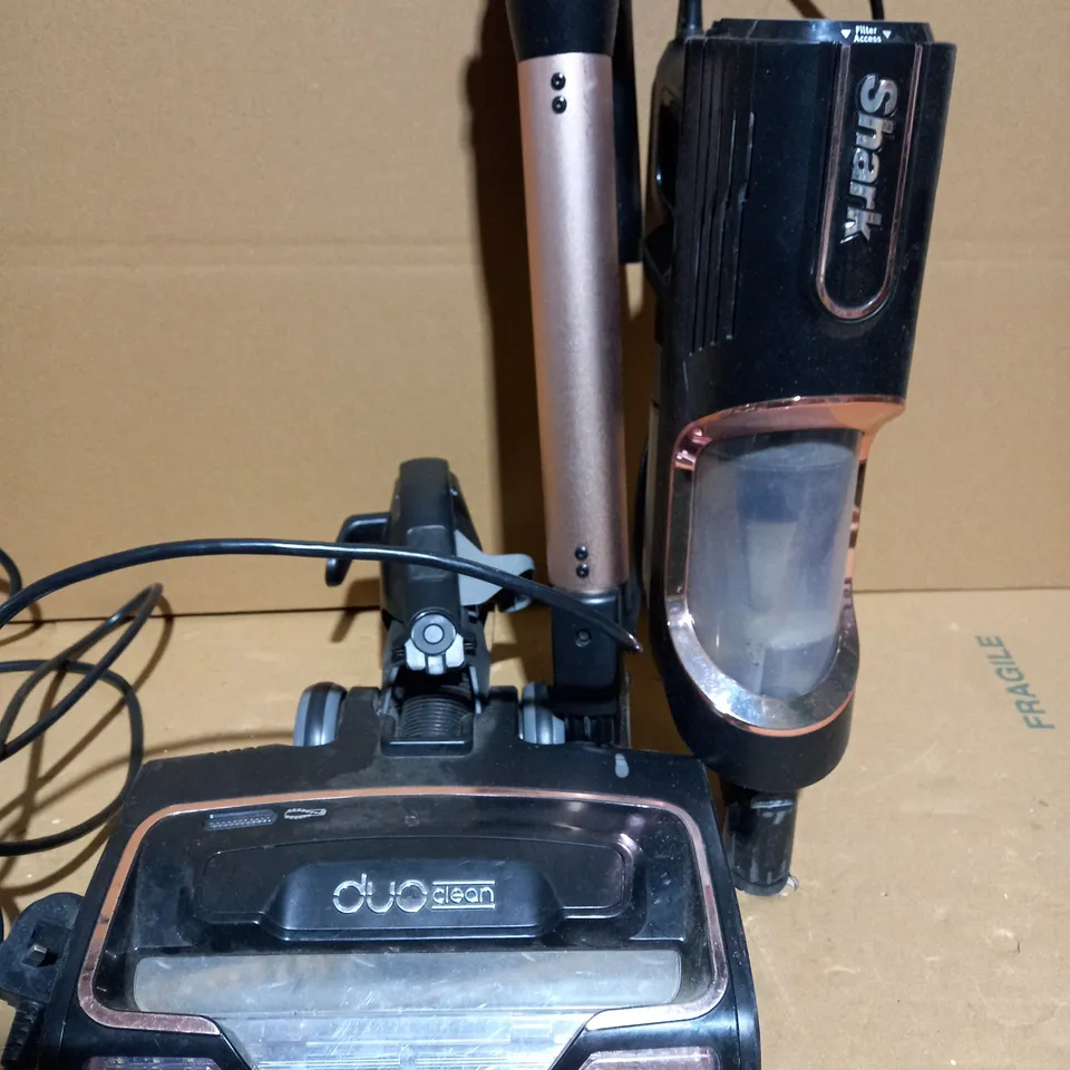 SHARK CORDED STICK VACUUM HZ500UKT